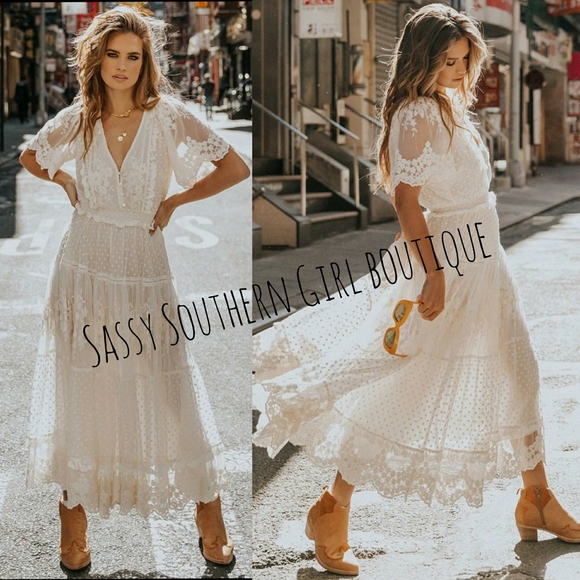 ⭐🆕 Boho White lace maxi dress - Picture 3 of 14